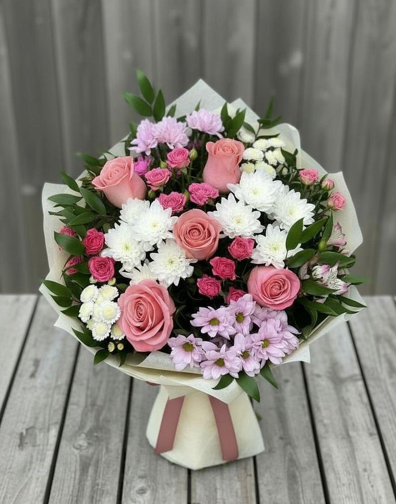 Букет цветов из: Альстромерии, Гвоздики, Розы и Хризантемы в Салехарде