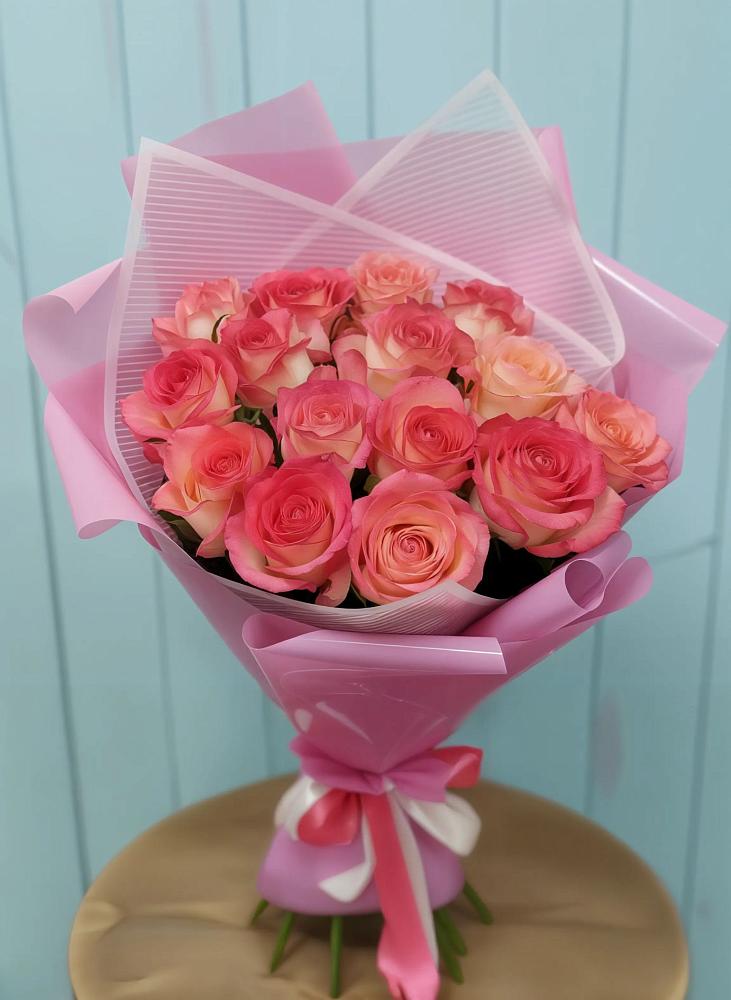 Букет 15 Розовых роз Равель в Салехарде