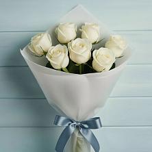 Букет 7 Белых роз Эдлесс Лав в Салехарде