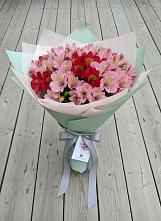Букет цветов из:  Альстромерии #REPLACE_PRED# Салехарде