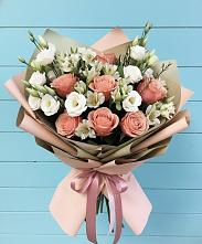Букет цветов из:  Розы, Альстромерии и Лизиантусы в Салехарде