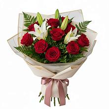 Букет цветов из:  Лилии и Розы в Салехарде
