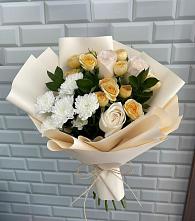Букет цветов из:  Розы и Хризантемы в Салехарде