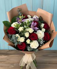 Букет цветов из:  Розы и Альстромерии в Салехарде