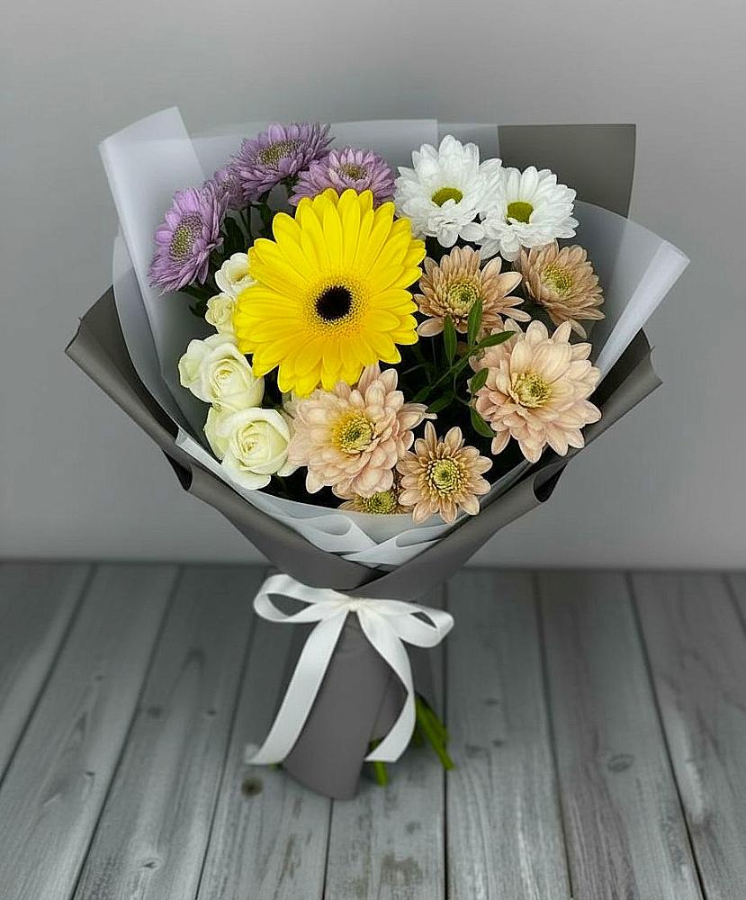 Букет цветов из: Розы, Герберы и Хризантемы в Салехарде