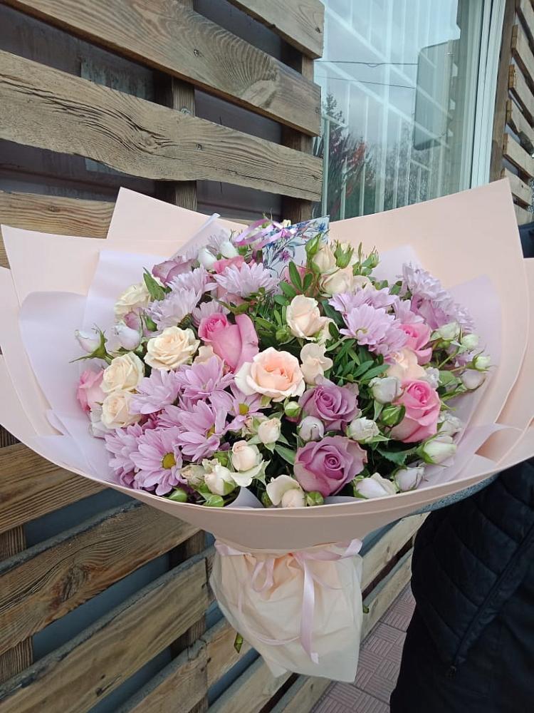 Букет цветов из: Розы и Хризантемы в Салехарде