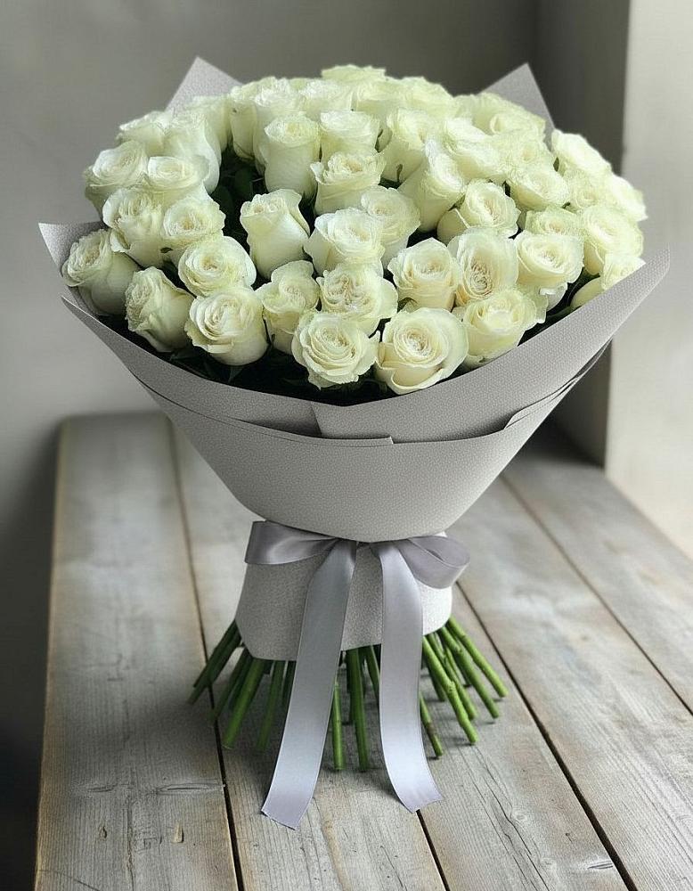 Букет 35 Белых роз в Салехарде