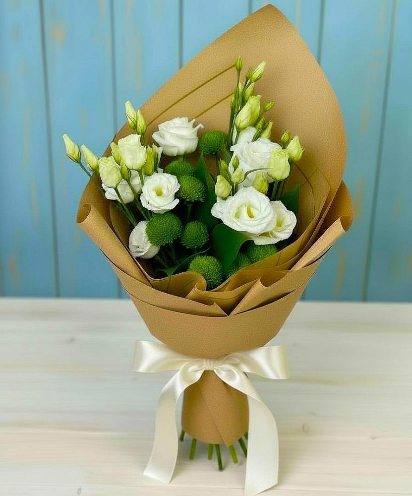 Букет цветов из: Хризантемы и Лизиантусы в Салехарде