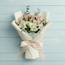 Букет цветов из:  Альстромерии в Салехарде
