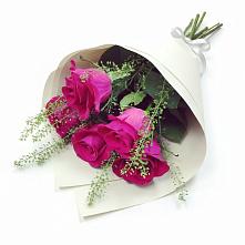 Букет цветов из:  Розы в Салехарде