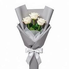 Букет 3 белые розы в Салехарде