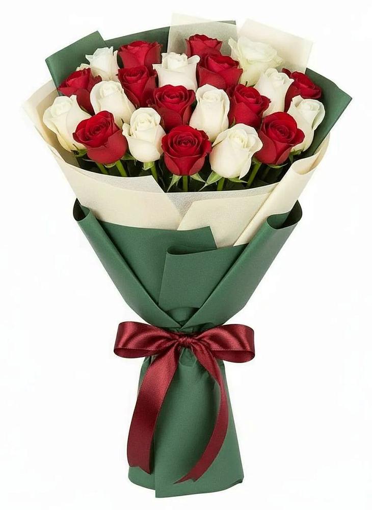 Букет Микс из красных и белых роз в Салехарде