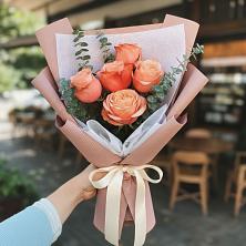 Букет цветов из:  Розы в Салехарде