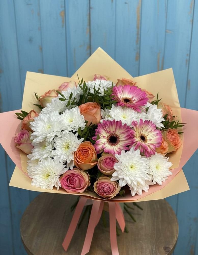Букет цветов из: Розы, Герберы и Хризантемы в Салехарде