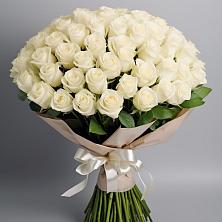 Букет 101 беля роза Белоснежка в Салехарде