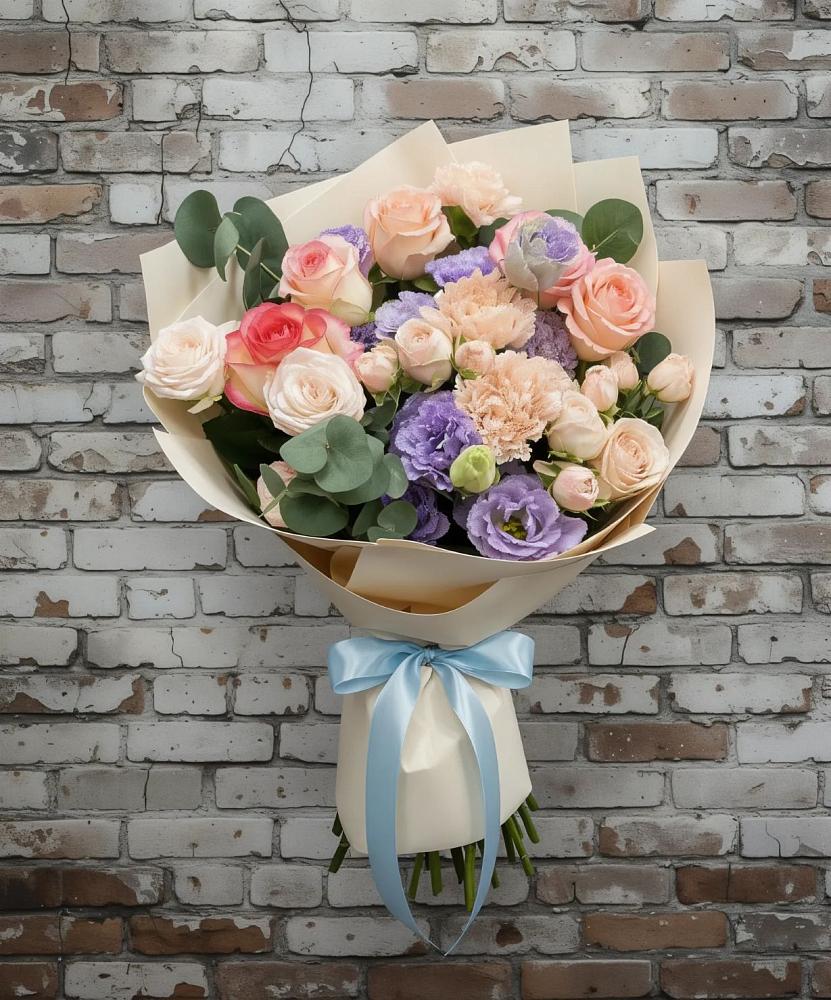 Букет цветов из: Розы, Лизиантусы и Гвоздики в Салехарде