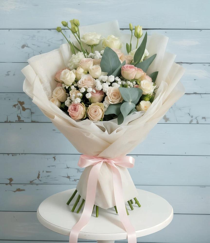 Букет цветов из: Розы и Лизиантусы в Салехарде