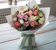 Букет цветов из:  Розы, Лизиантусы и Гвоздики в Салехарде