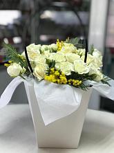 Цветочная композиция из Розы  в Салехарде