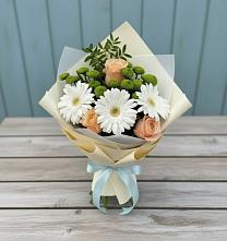 Букет цветов из:  Герберы, Розы и Хризантемы в Салехарде