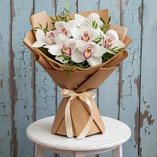 Букет цветов из:  Орхидеи и Розы в Салехарде