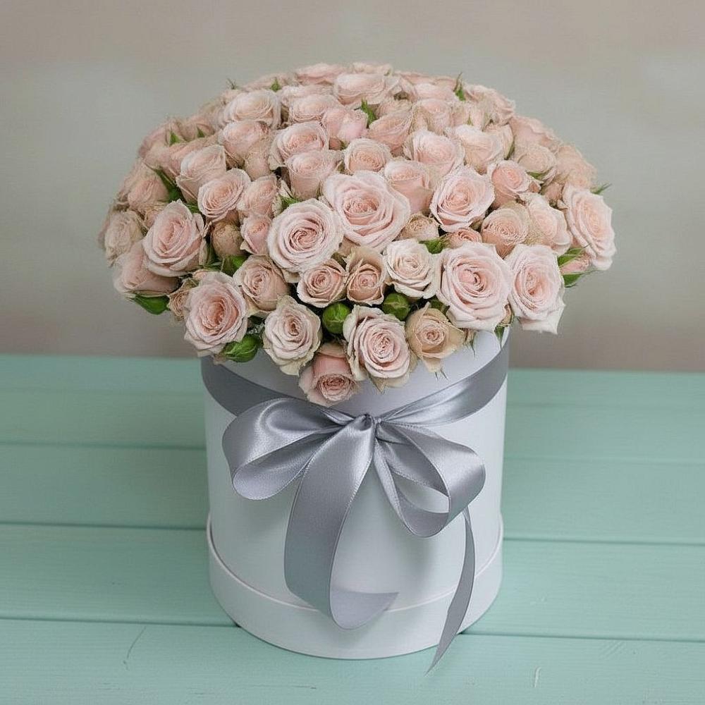 Цветочная композиция из Розы в шляпной коробке в Салехарде